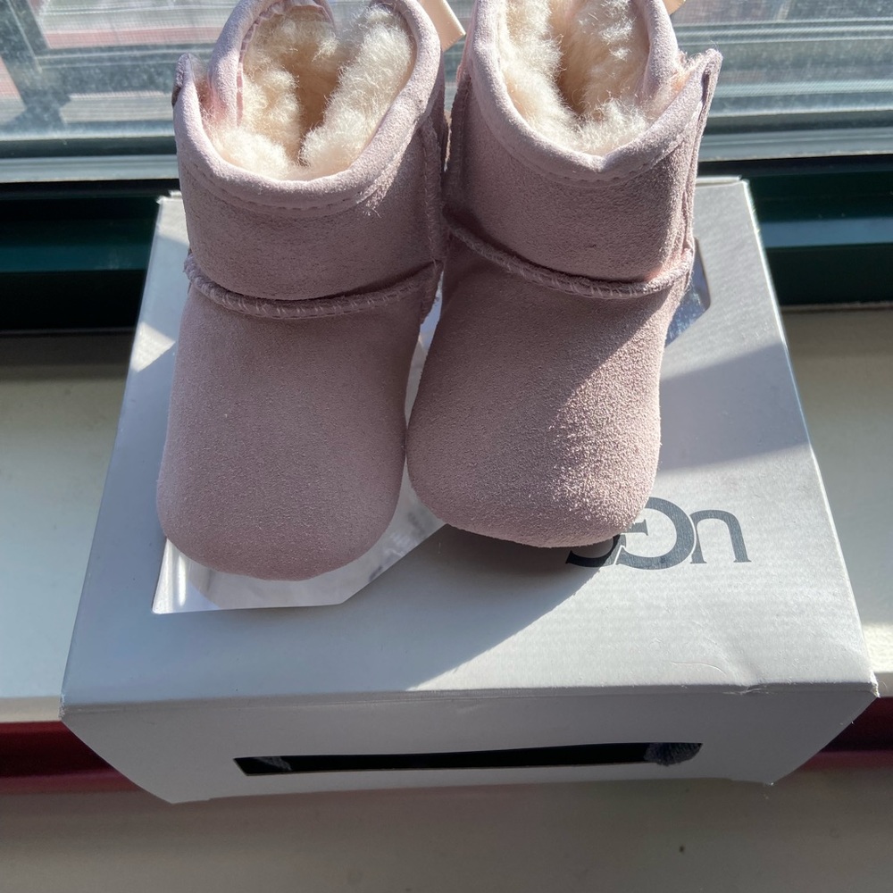 Baby pink ugg